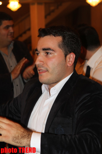 Emil Bədəlov ilin toyunu çaldırdı (FOTO)